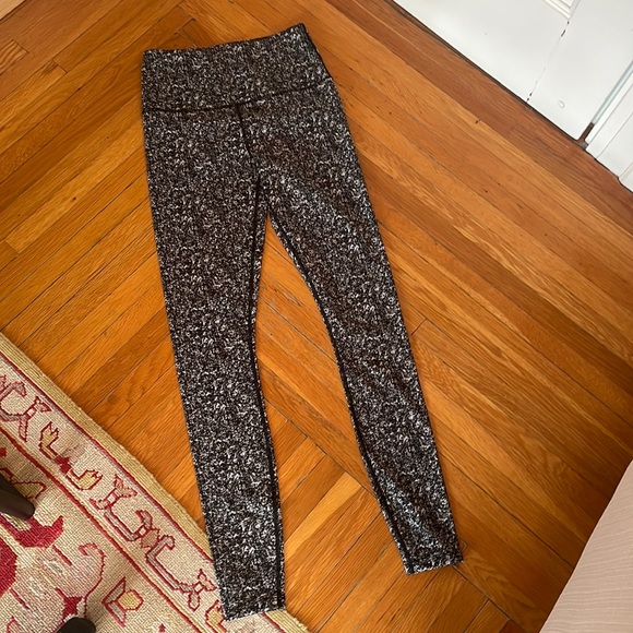Varley Pants - Varley leggings Womens size XS like new condition, black, gray, and white